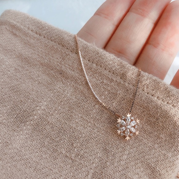 CZ Snowflake Necklace 925 - Picture 5 of 10